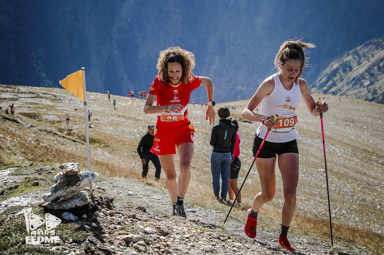 Descripción fotografía portada: Corredora española que luchando por el podio.