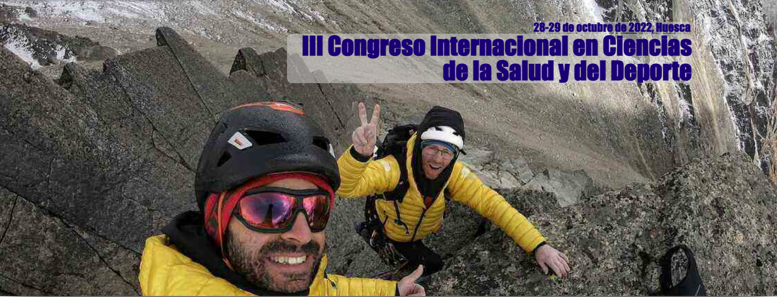 Fotografía de portada: Los hermanos Pou sonríen tras encontrase en una zona de descanso en la montaña. Uno levanta el pulgar en señal de ok y el otro muestra la mano con los dedos en forma de v