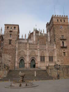 Fachada del Santuario de Nuestra Señora de Guadalupe