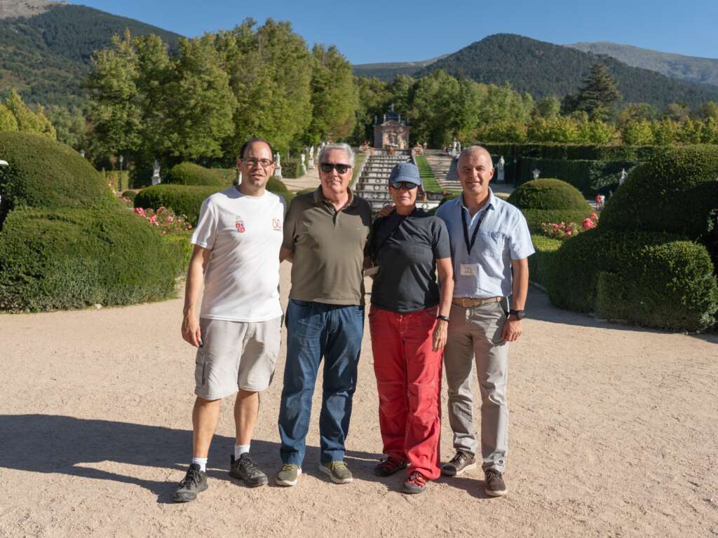 Javier González, José Mª Nasarre, Reyes de Miguel y David Cagigós, en los Jardines de La Granja